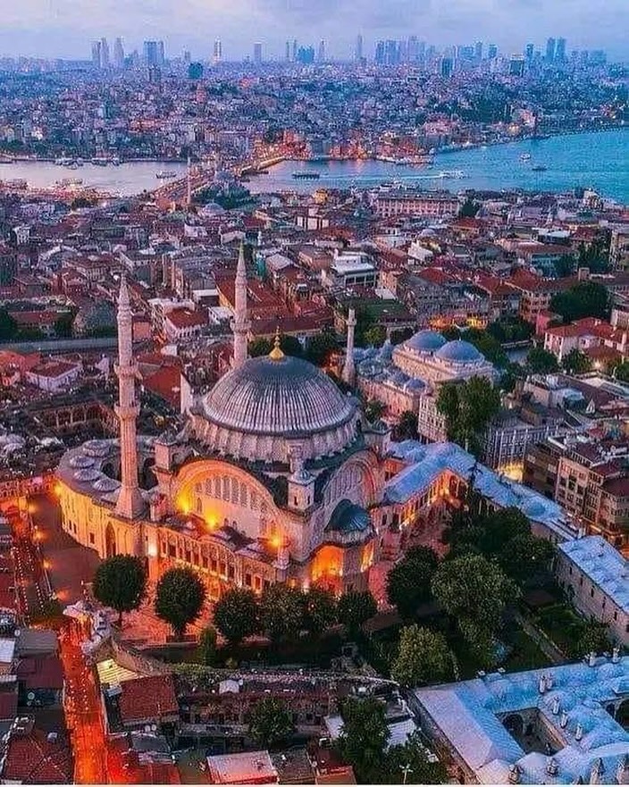 Feel the world in Istanbul